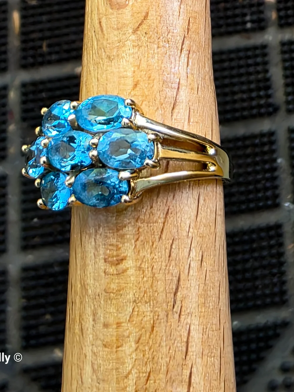 14K Yellow Gold Blue Topaz Cocktail Ring Size 6.5 - Solid Gold!